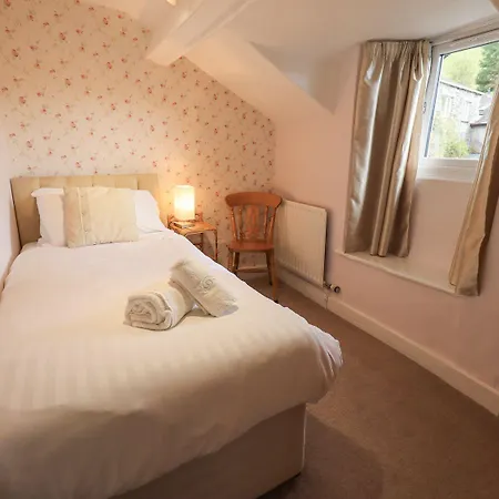 Hollens * אמבלסייד