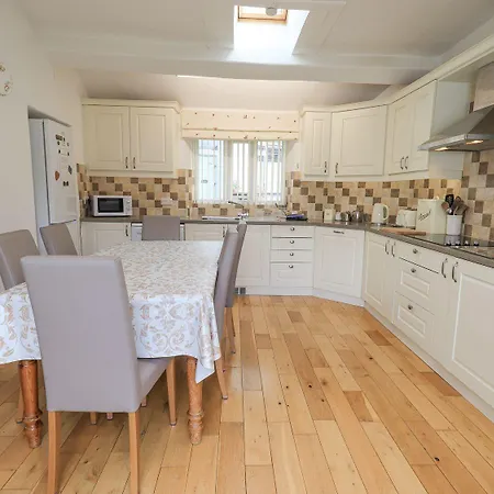 Hollens בית נופש *